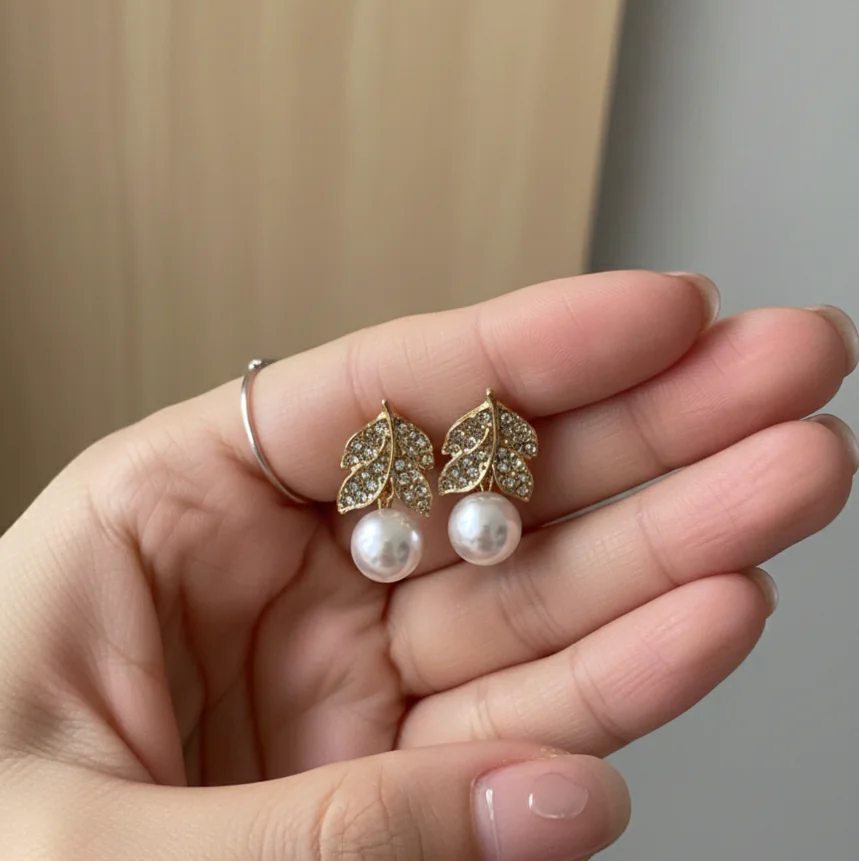 leaf pearl drop stud